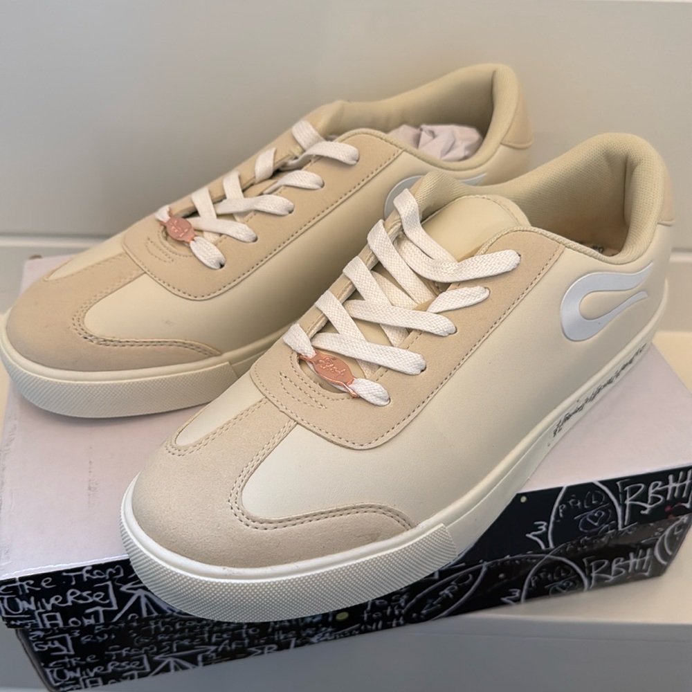 Brand: Fast beige sneakers